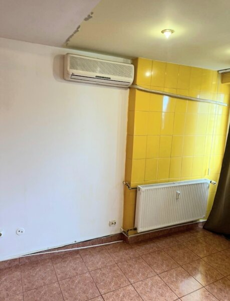 Basarabiei, Piata Muncii,