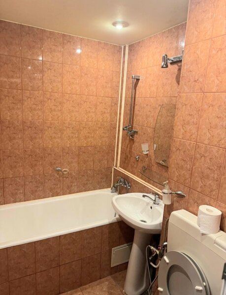 Basarabiei, Piata Muncii,